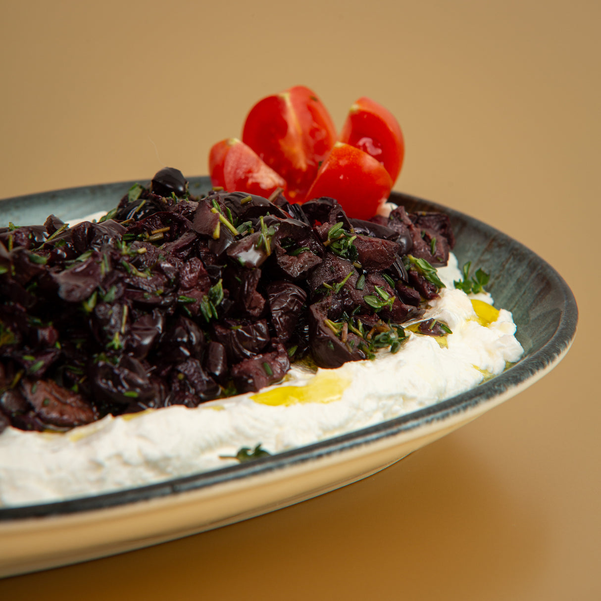 Labaneh Bi Zaitun Aswad - Casalot Catering Berlin - Maza - Orientalisches Business Catering, Partyservice