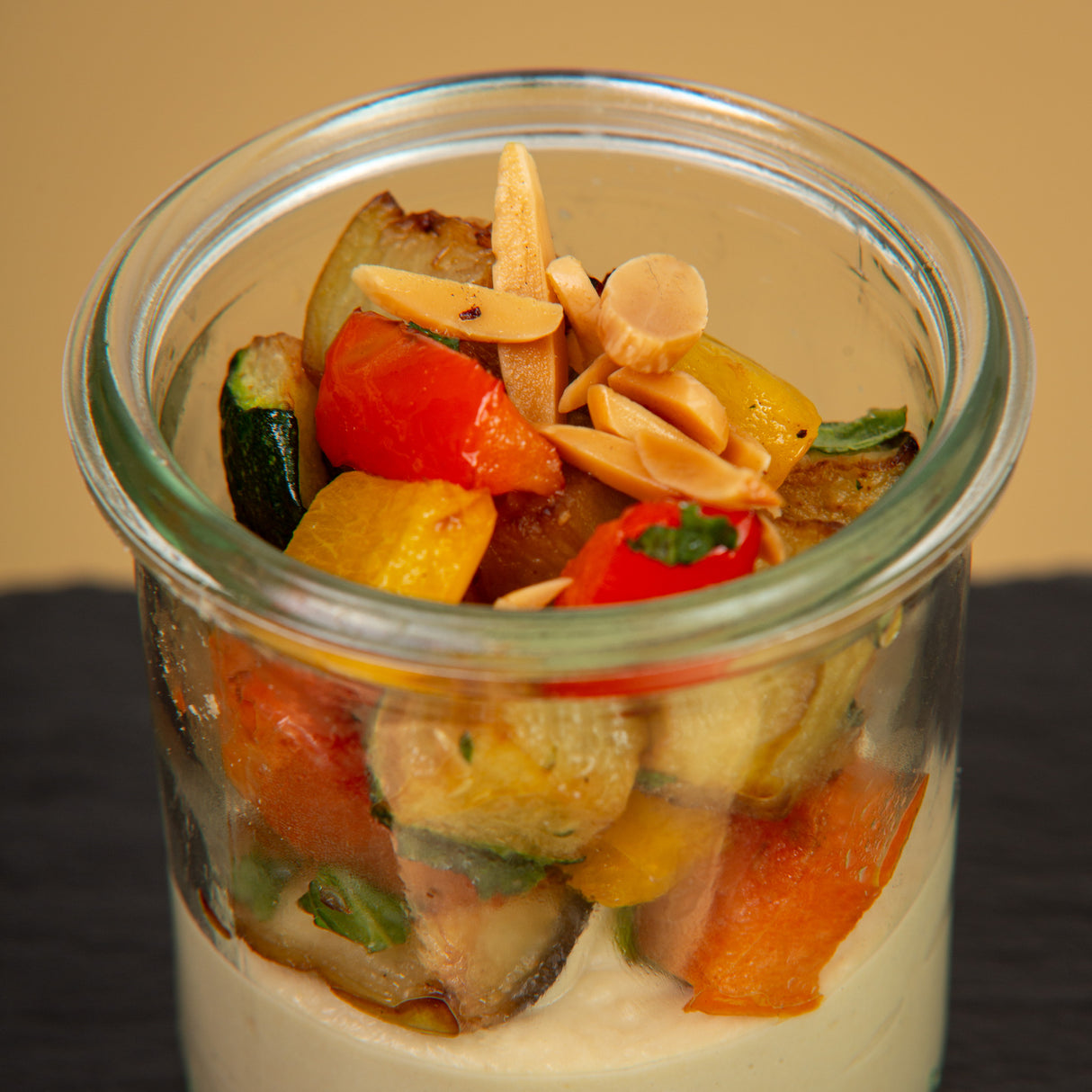 Hommus Bi Khodar im Glas - Casalot Catering Berlin - Fingerfood - Orientalisches Business Catering, Partyservice