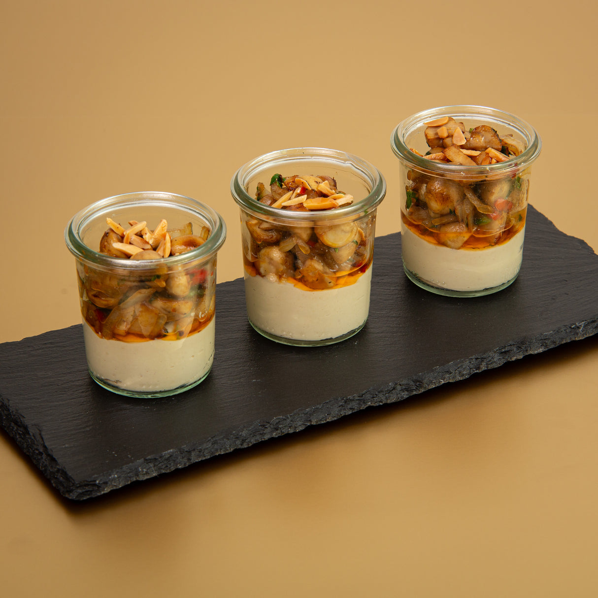 Hommus Bi Tawouk im Glas - Casalot Catering Berlin - Fingerfood - Orientalisches Business Catering, Partyservice