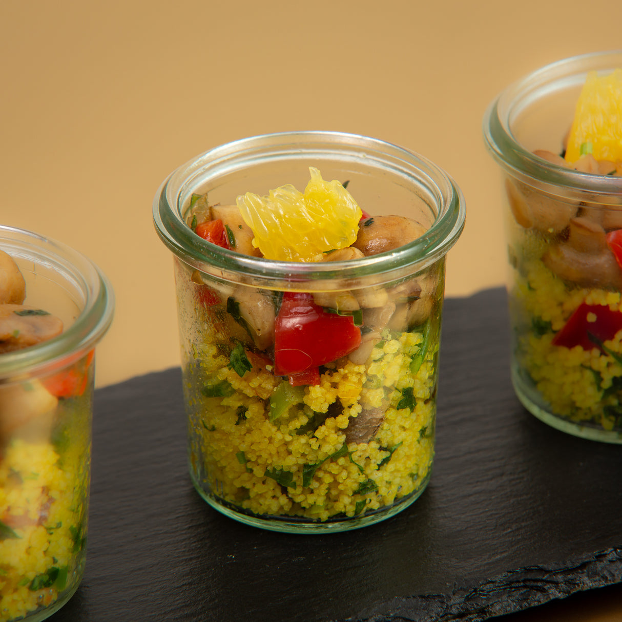 Salata Couscous Bi Fitir im Glas - Casalot Catering Berlin - Fingerfood - Orientalisches Business Catering, Partyservice